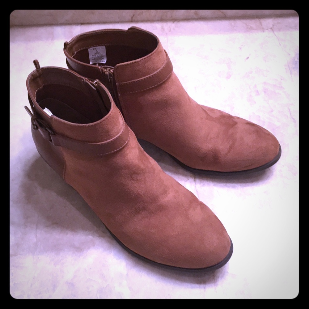 Camel Brown Boots 9